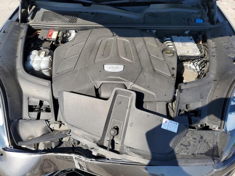 2019 PORSCHE CAYENNE S 12
