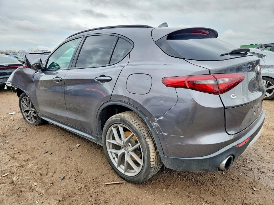 2018 ALFA ROMEO STELVIO TI SPORT 2