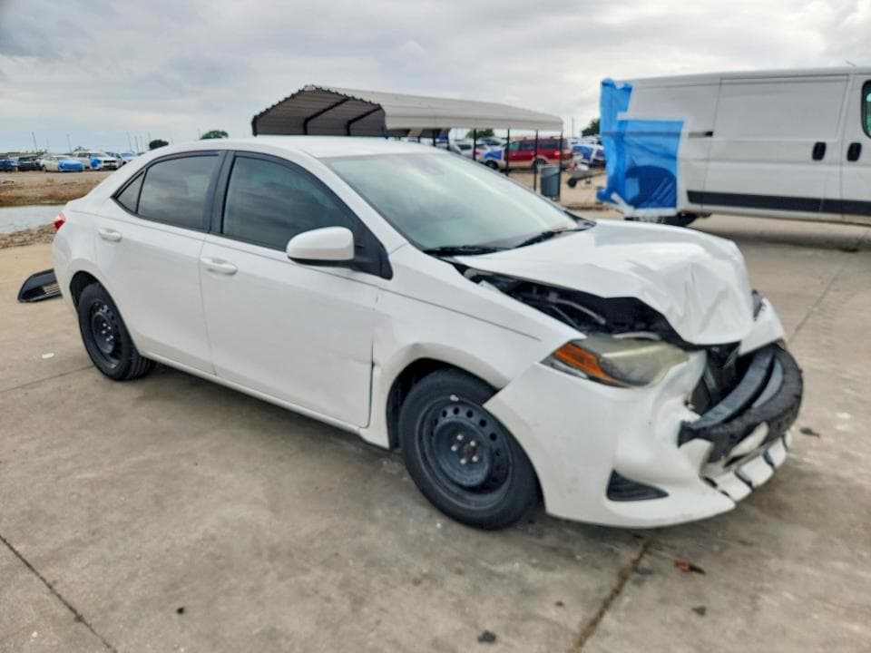 2018 TOYOTA COROLLA LE 4