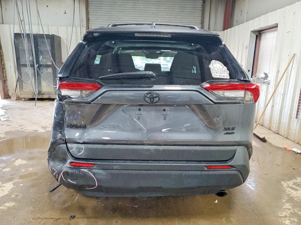 2025 TOYOTA RAV4 XLE 6