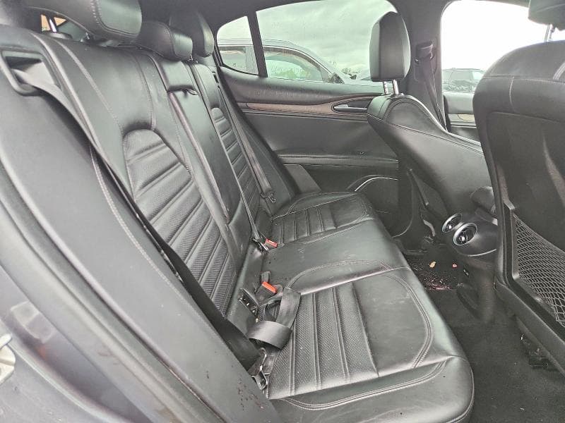 2018 ALFA ROMEO STELVIO TI SPORT 10