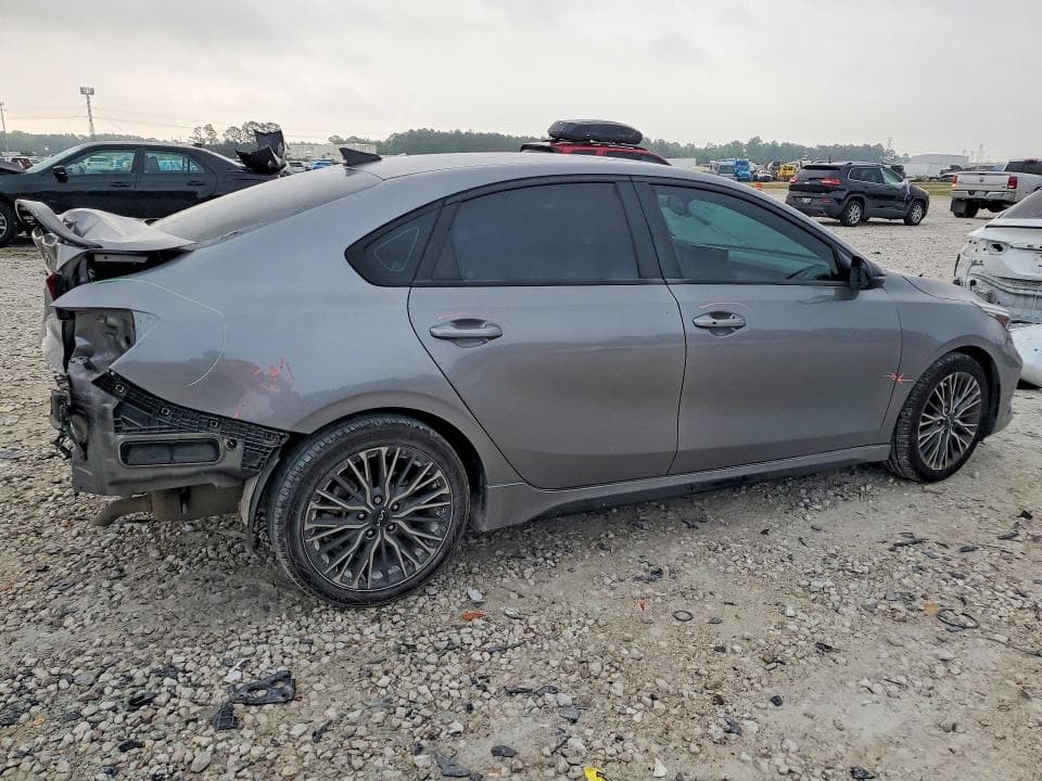 2023 KIA FORTE GT LINE 3
