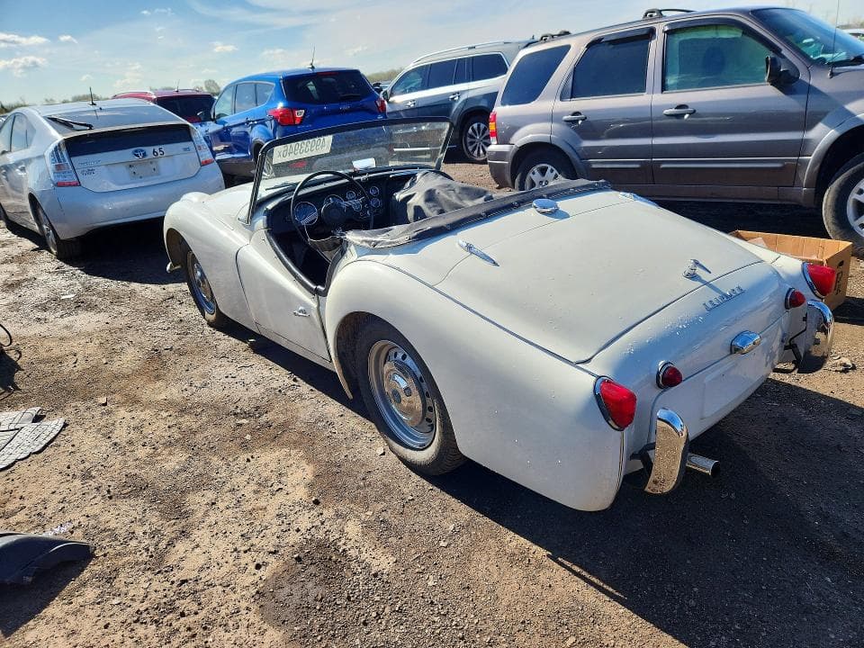 1962 TRIUMPH CAR TR3A 2