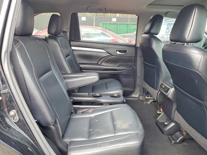 2018 TOYOTA HIGHLANDER XLE 11