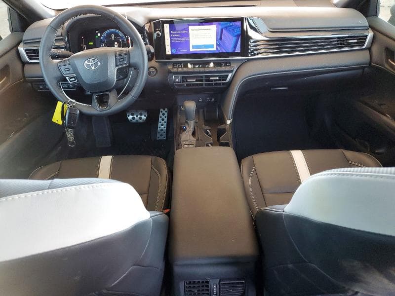 2025 TOYOTA CAMRY SE 8