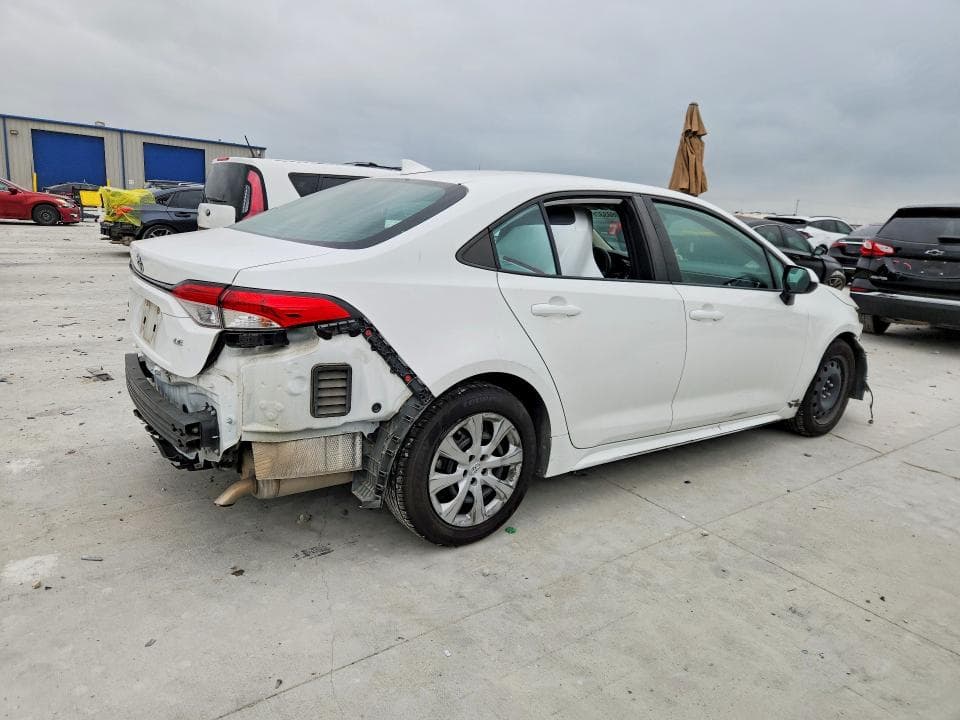 2022 TOYOTA COROLLA LE 3