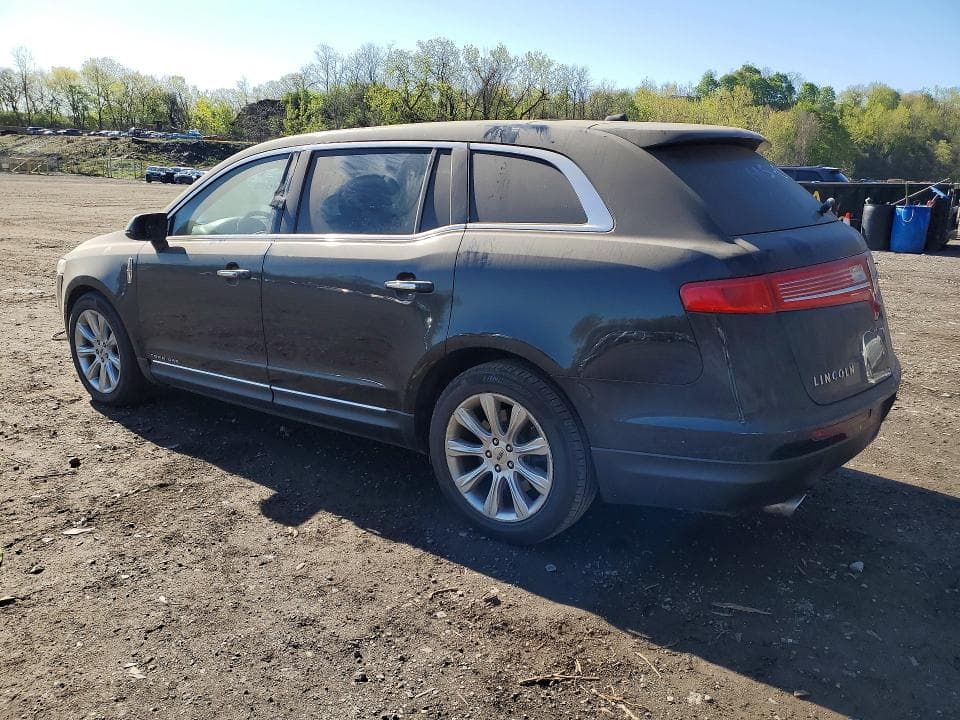 2019 LINCOLN MKT 2