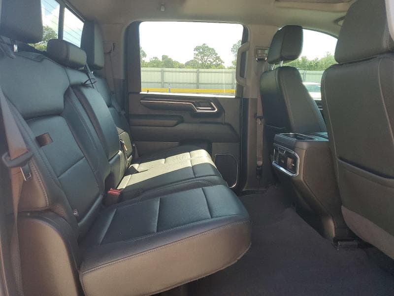 2024 GMC SIERRA K2500 SLT 10