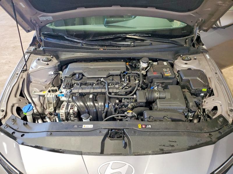 2025 HYUNDAI ELANTRA SEL 11