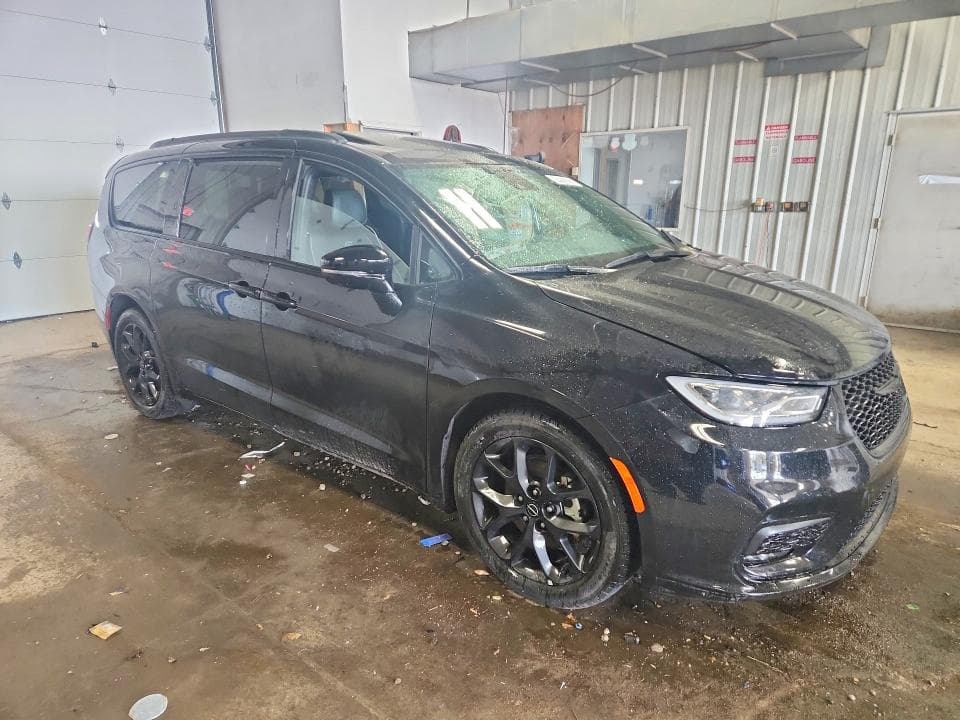 2025 CHRYSLER PACIFICA LIMITED 4