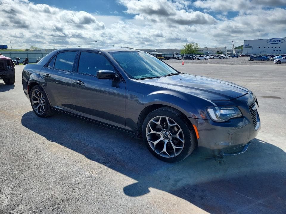 2018 CHRYSLER 300 TOURING 4