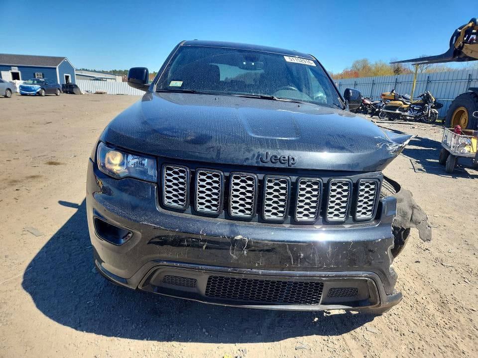 2022 JEEP GRAND CHEROKEE LAREDO E 5