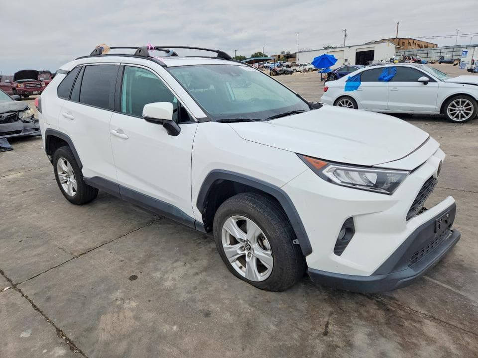 2021 TOYOTA RAV4 XLE 4