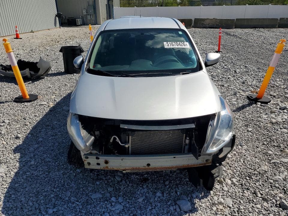 2019 NISSAN VERSA SV 5