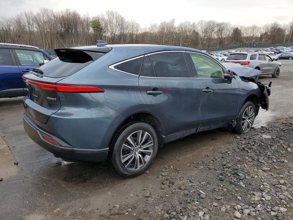2022 TOYOTA VENZA LE 3