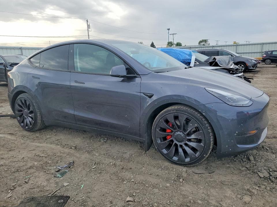2023 TESLA MODEL Y 4