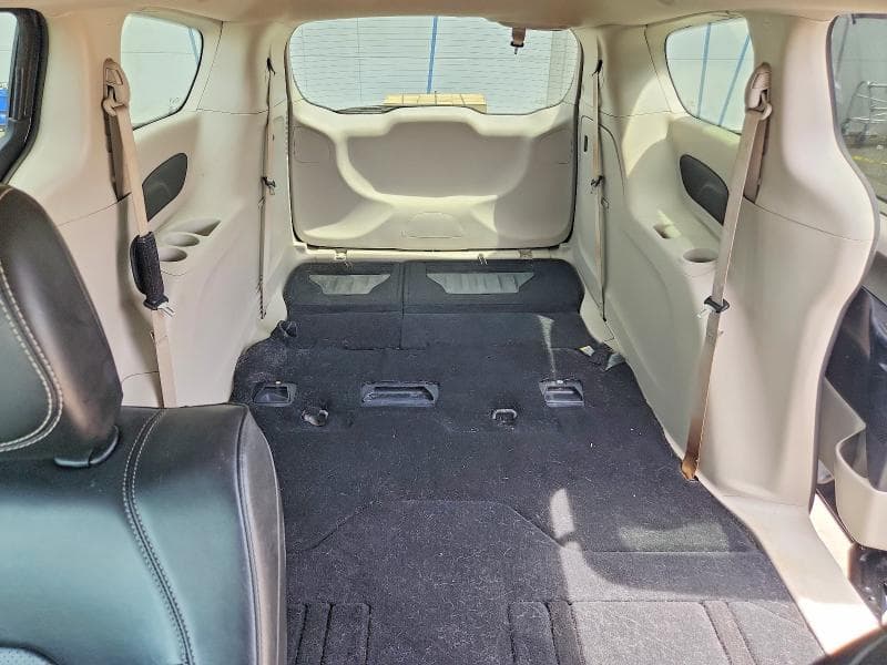 2021 CHRYSLER VOYAGER LXI 10