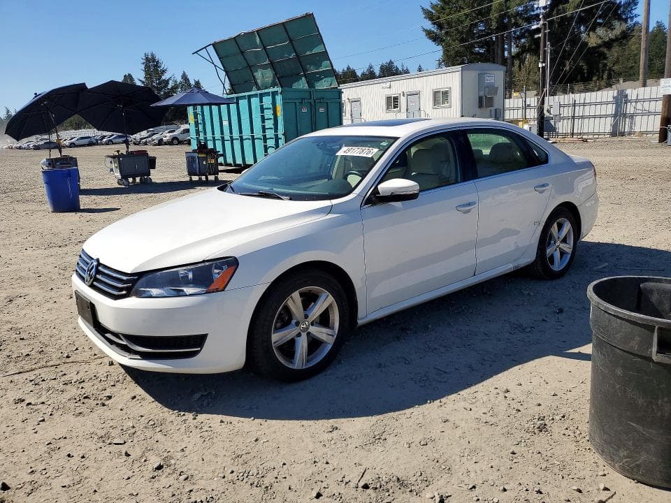 2013 VOLKSWAGEN PASSAT SE - 1