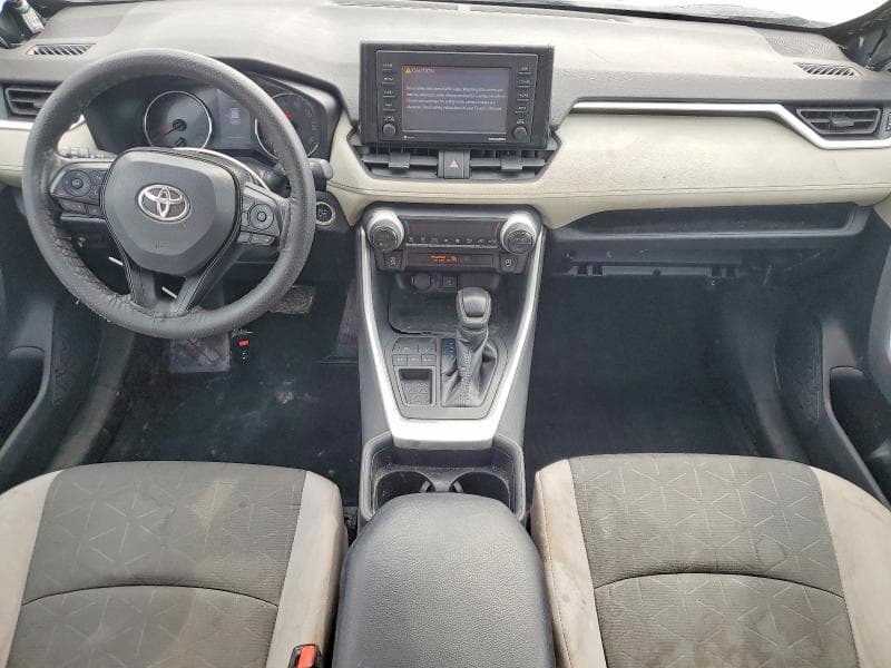2021 TOYOTA RAV4 XLE 8