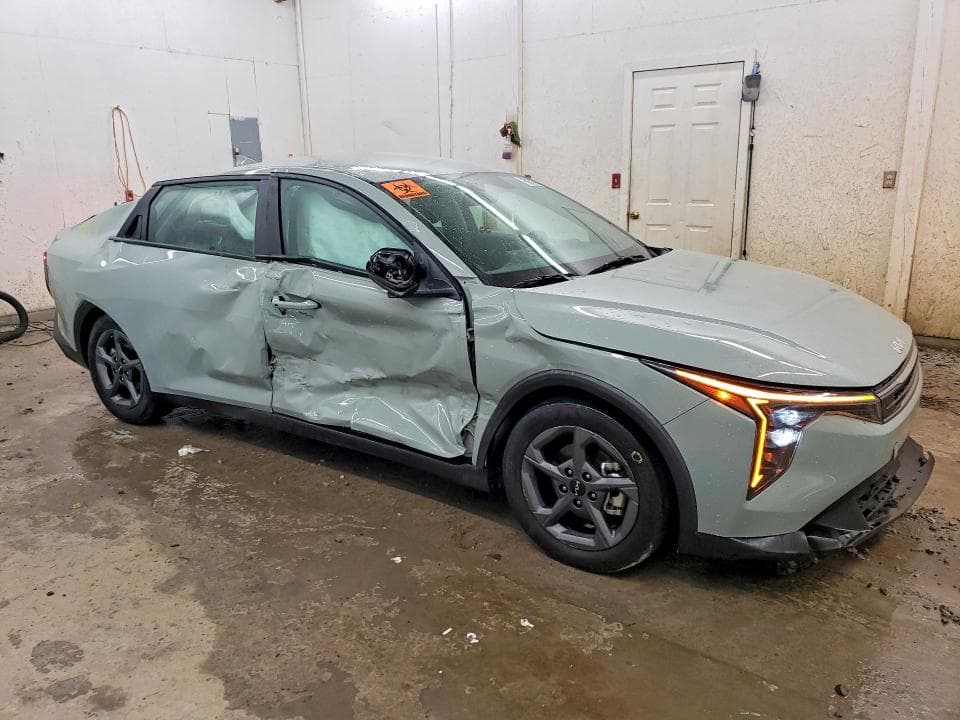 2025 KIA K4 LXS 4