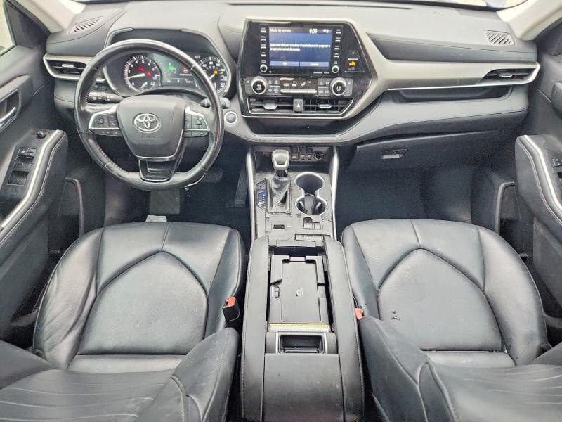 2021 TOYOTA HIGHLANDER XLE 8