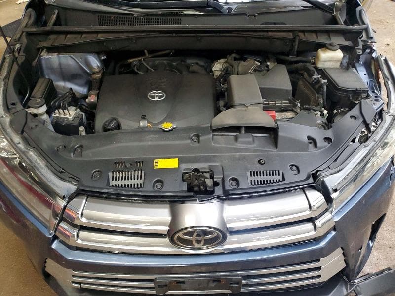 2017 TOYOTA HIGHLANDER XLE 12