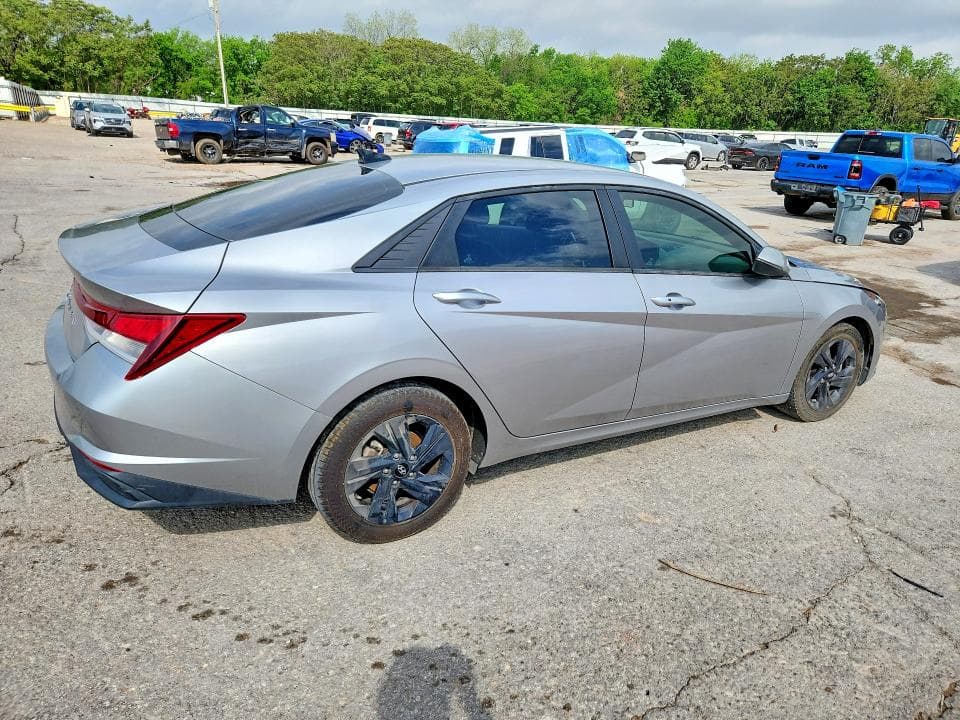 2021 HYUNDAI ELANTRA SEL 3