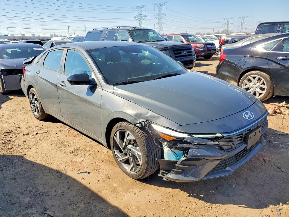 2025 HYUNDAI ELANTRA SEL SPORT 4