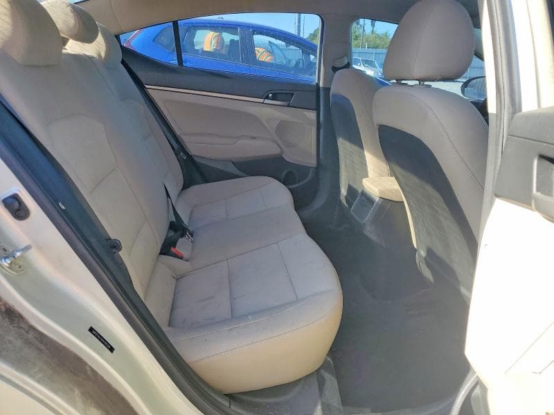 2017 HYUNDAI ELANTRA SE 10