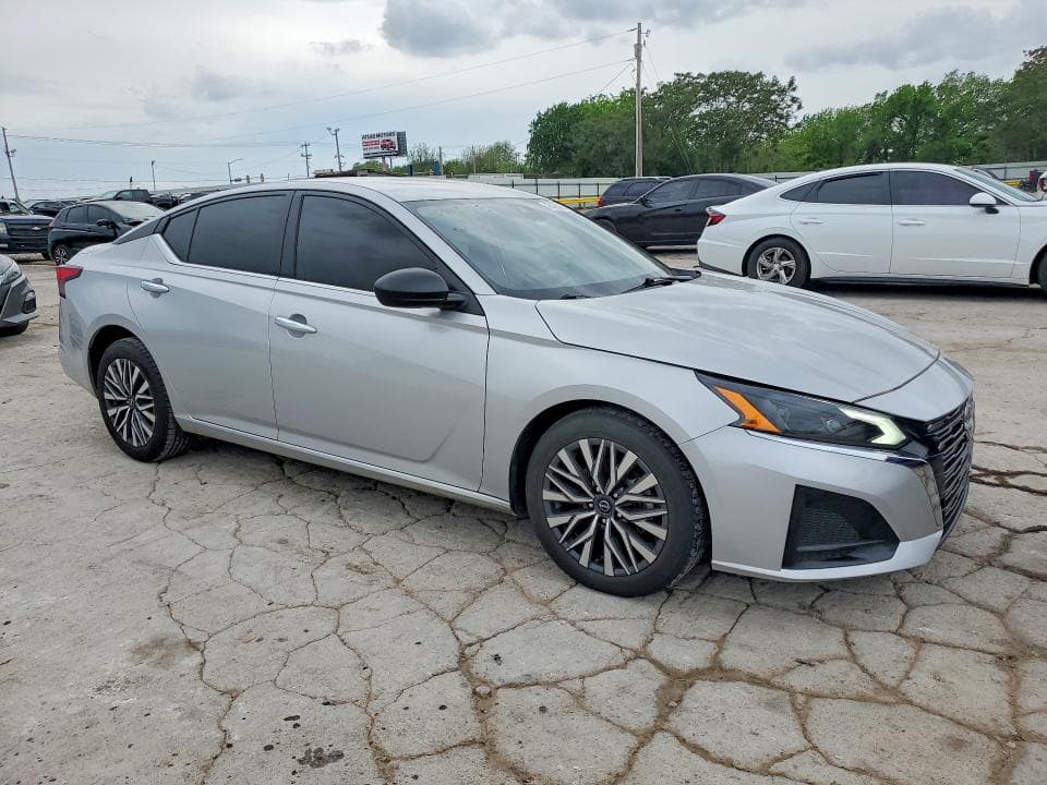 2024 NISSAN ALTIMA SV 4