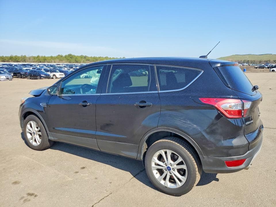 2017 FORD ESCAPE SE 2