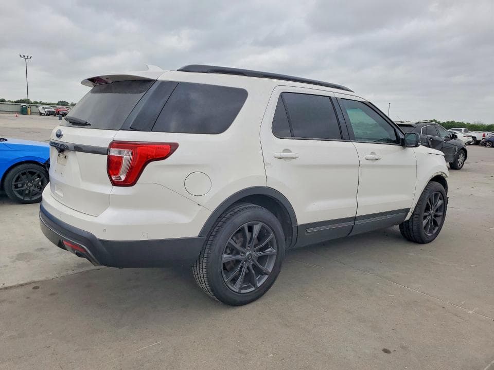 2017 FORD EXPLORER XLT 3