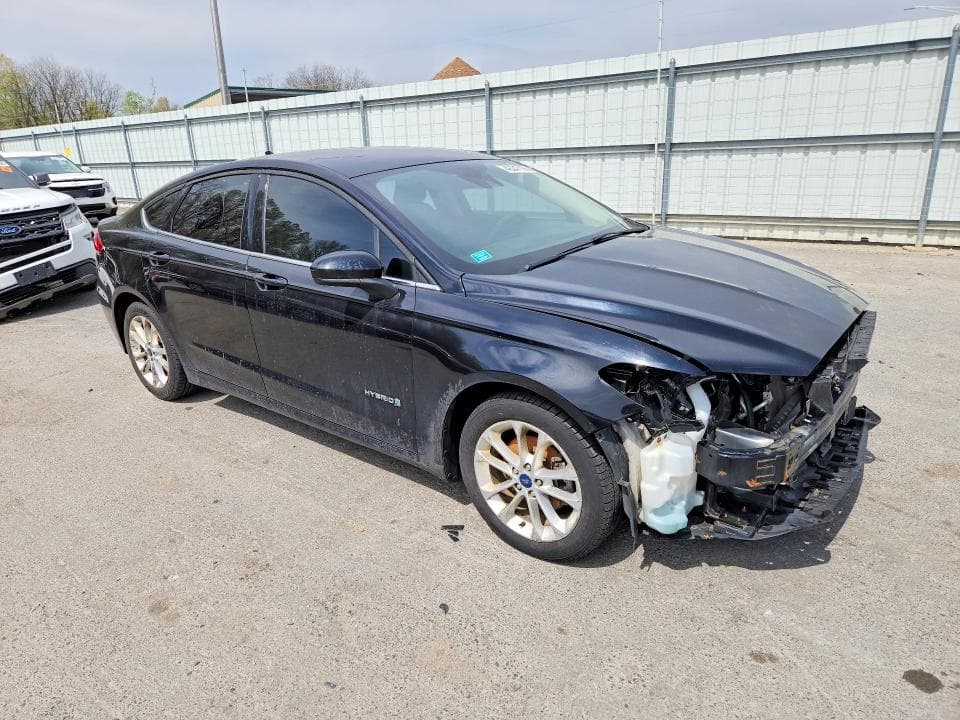 2019 FORD FUSION SE 4