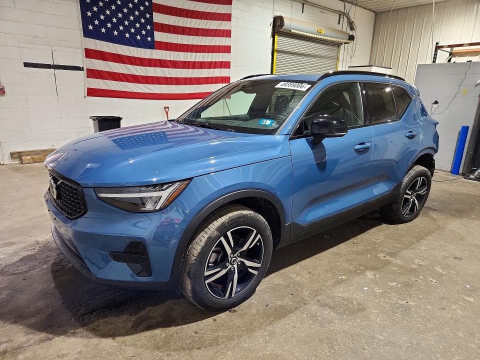 2024 VOLVO XC40 CORE - 1