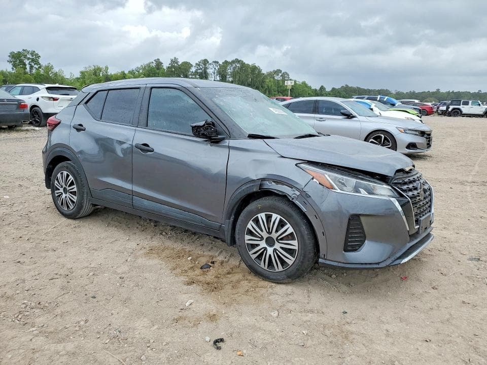 2021 NISSAN KICKS S 4
