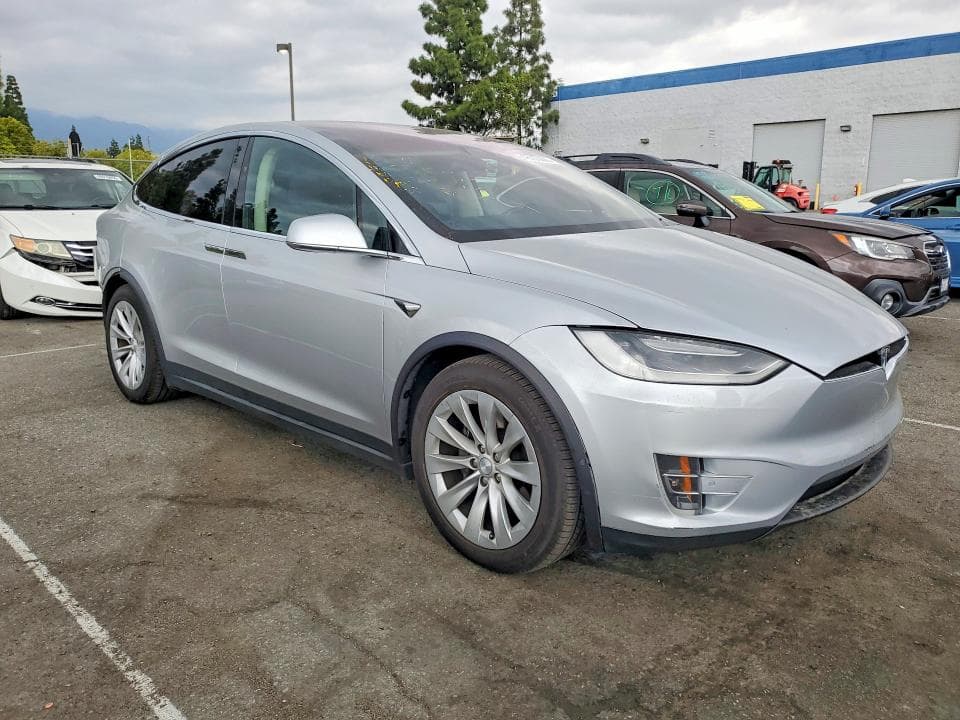 2018 TESLA MODEL X 4