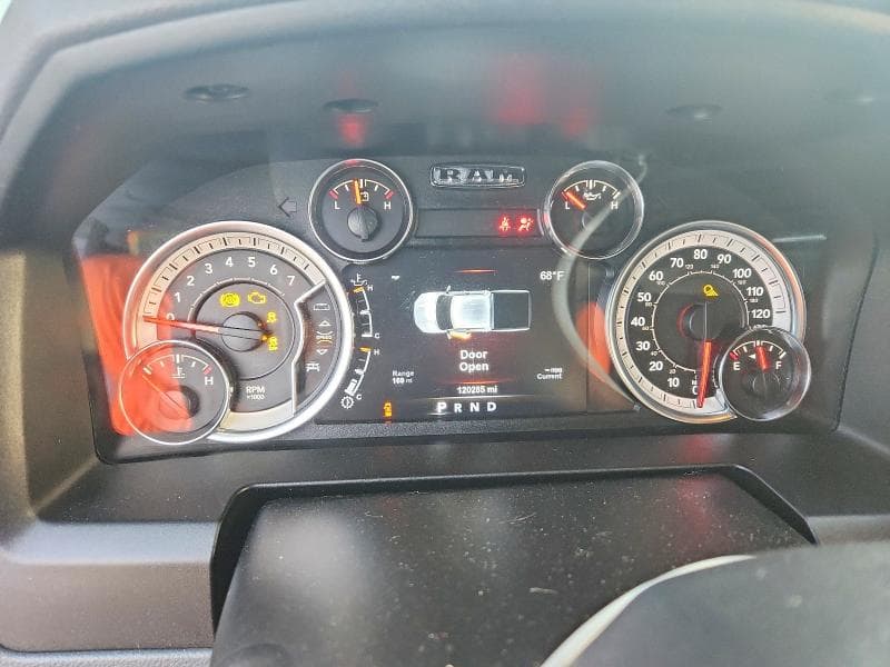 2019 RAM 1500 CLASSIC SLT 9