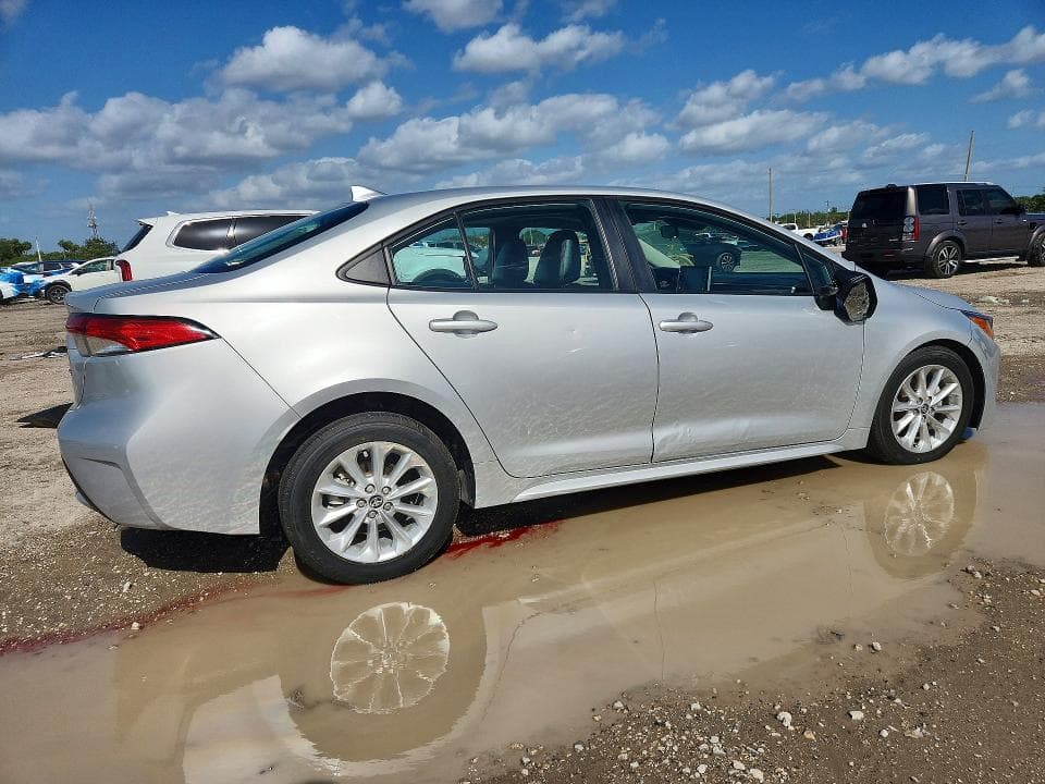 2020 TOYOTA COROLLA LE 3