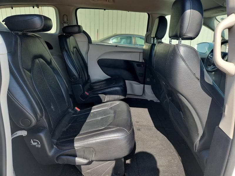 2022 CHRYSLER PACIFICA TOURING L 11