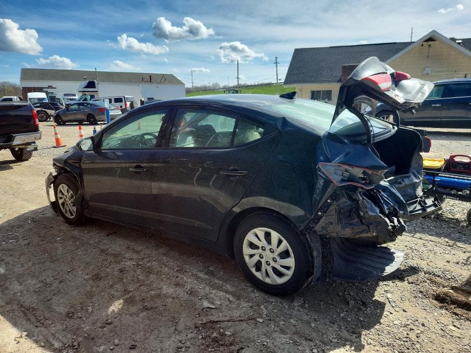 2017 HYUNDAI ELANTRA SE 2