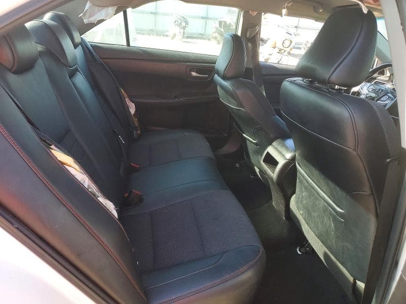2017 TOYOTA CAMRY SE 10