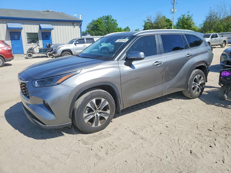 2025 TOYOTA HIGHLANDER XLE - 1