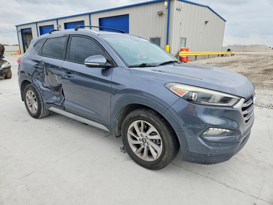 2017 HYUNDAI TUCSON SE PLUS 4
