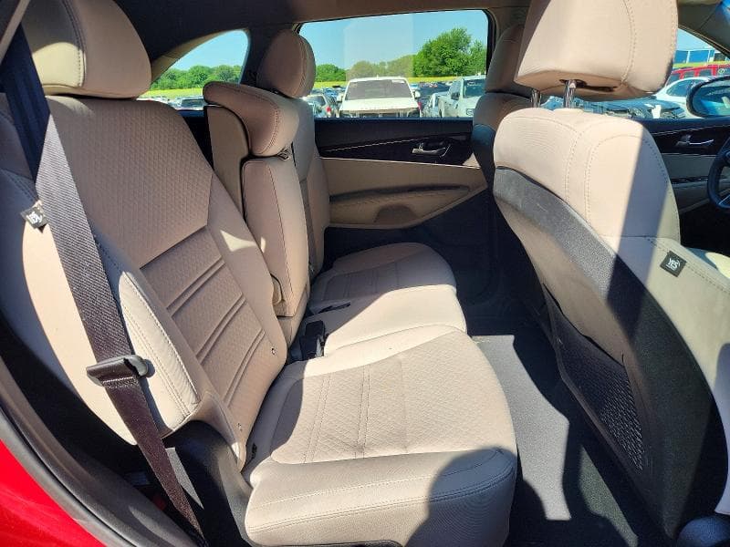 2017 KIA SORENTO LX 11
