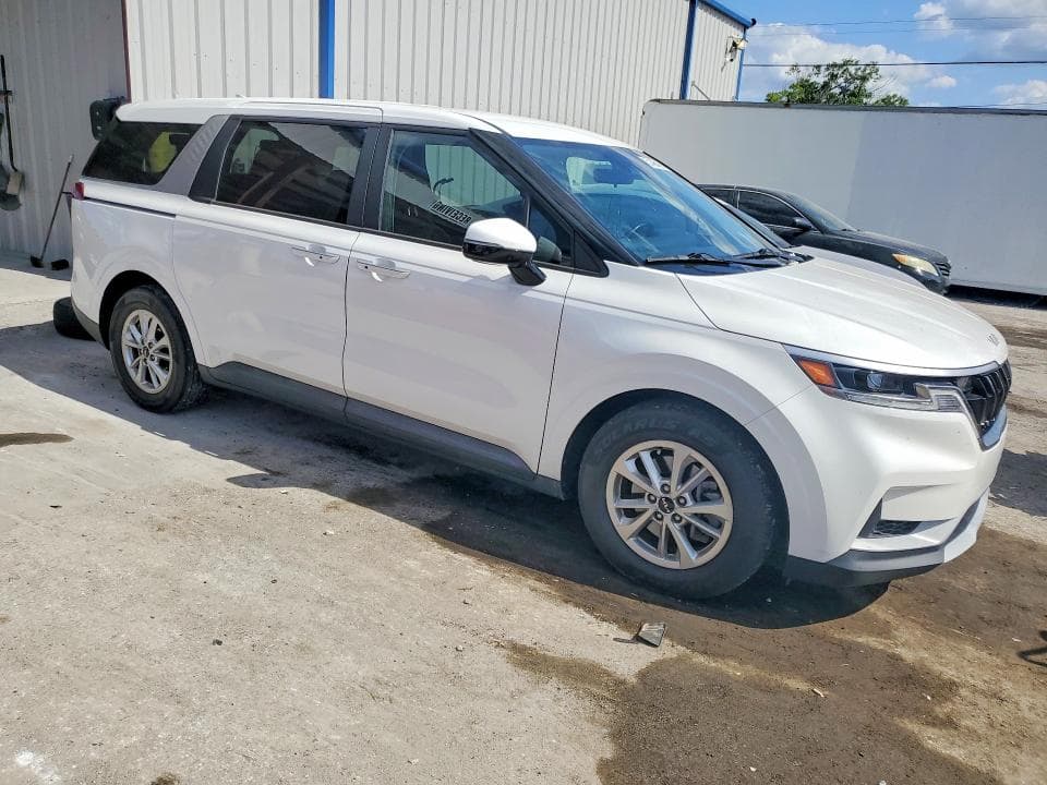 2023 KIA CARNIVAL LX 4