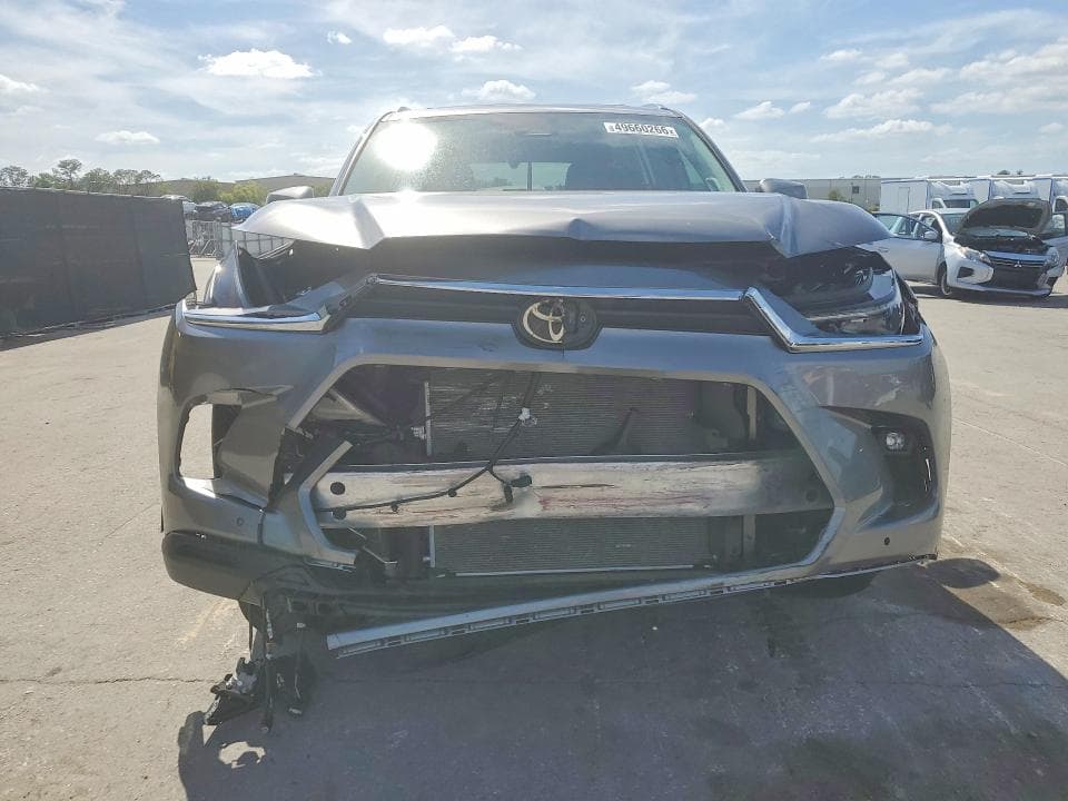2026 TOYOTA GRAND HIGHLANDER PLATINUM 5