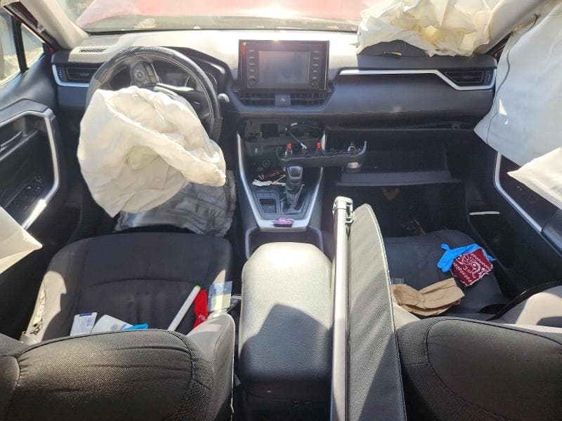 2019 TOYOTA RAV4 LE 8