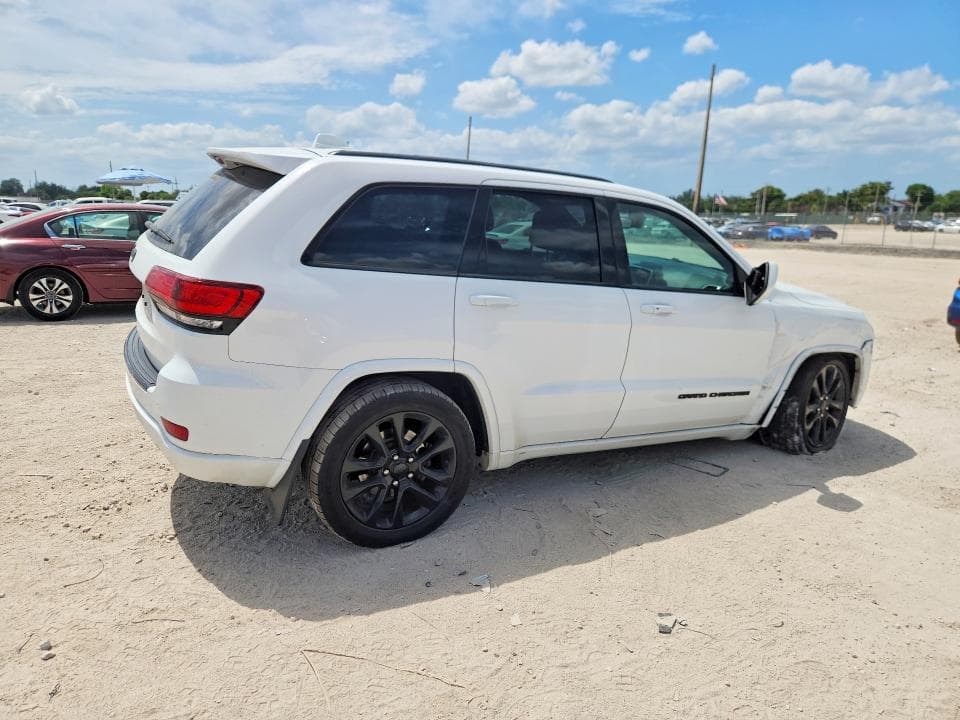 2018 JEEP GRAND CHEROKEE LAREDO 3