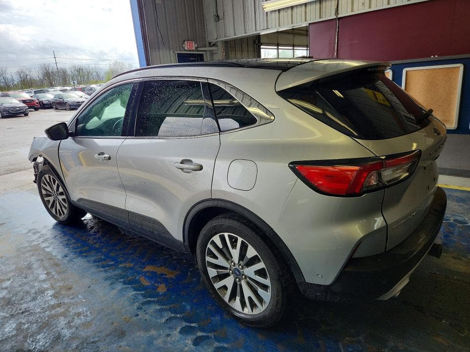 2020 FORD ESCAPE TITANIUM 2