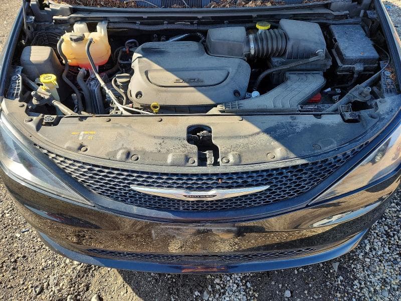 2022 CHRYSLER VOYAGER LX 12